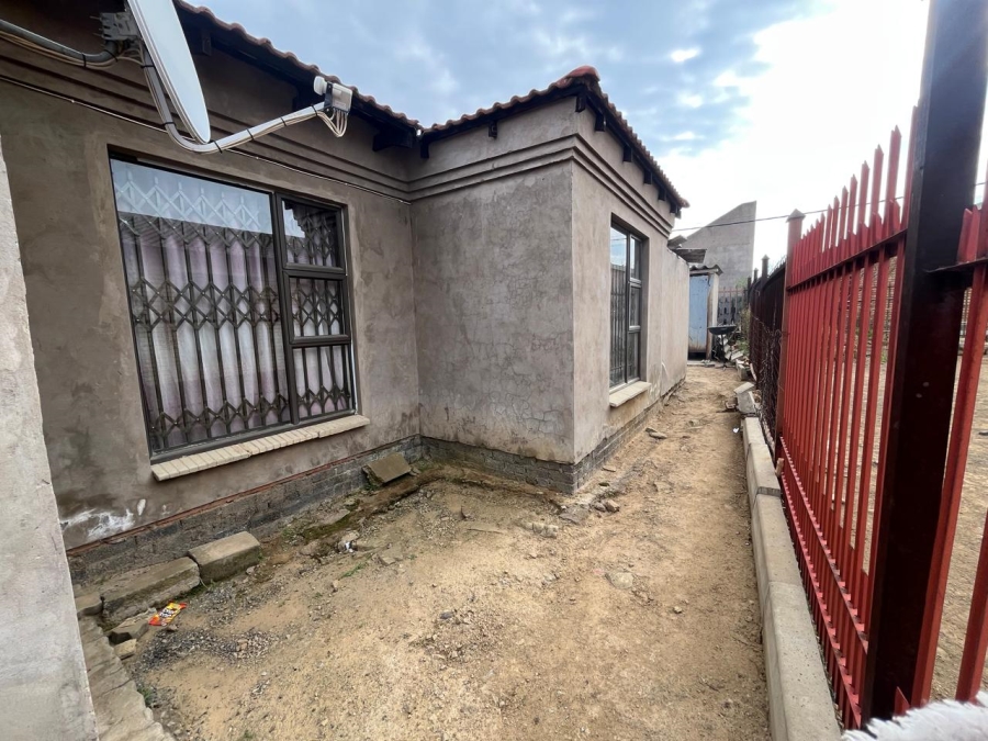 3 Bedroom Property for Sale in Selosesha Free State